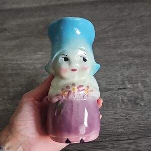 Vintage Shawnee Betsy Dutch Creamer